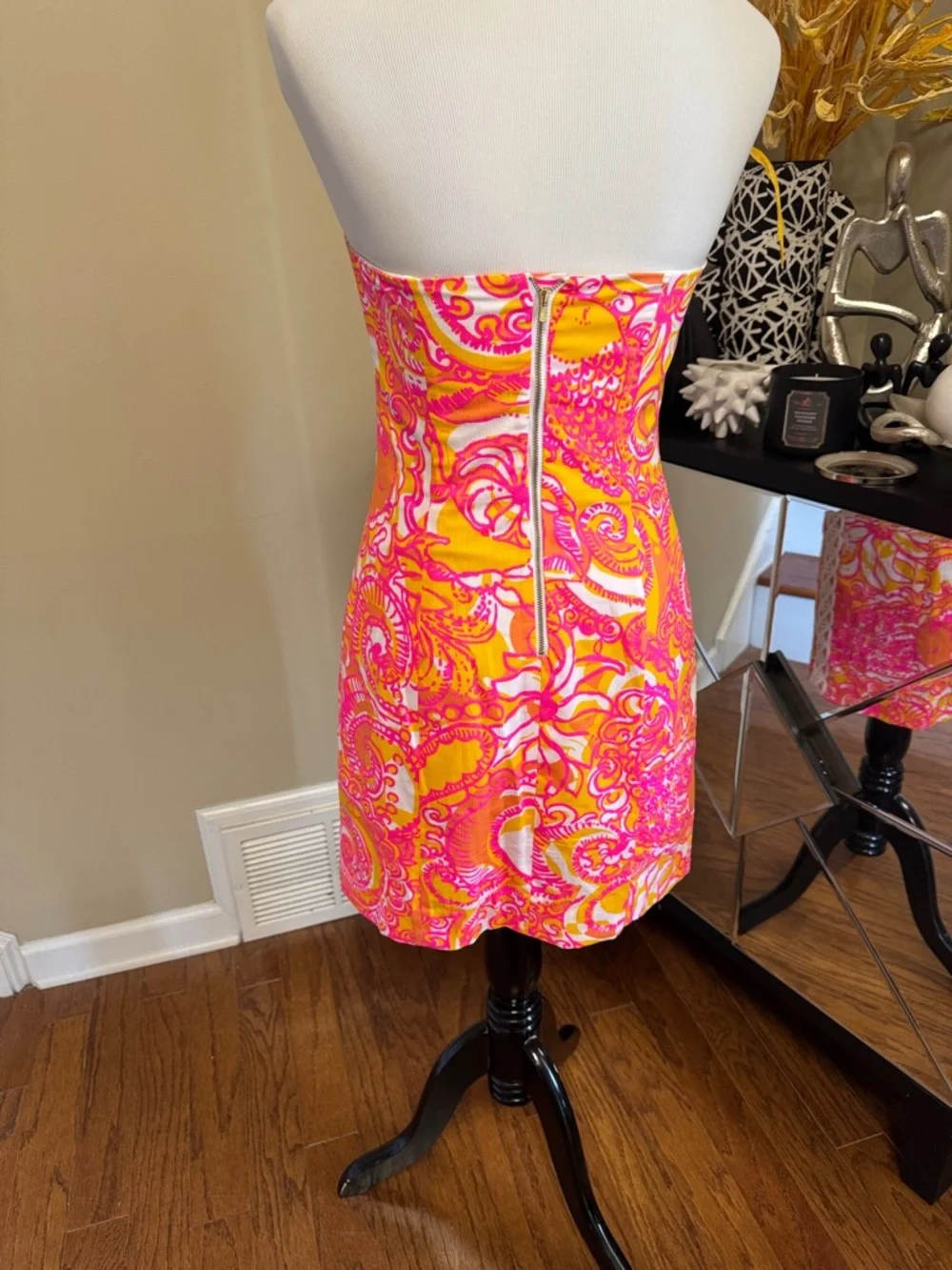 Lilly Pulitzer Strapless Pink and Orange Paisley Dress Size 4 pre-owned - Picture 4 of 7